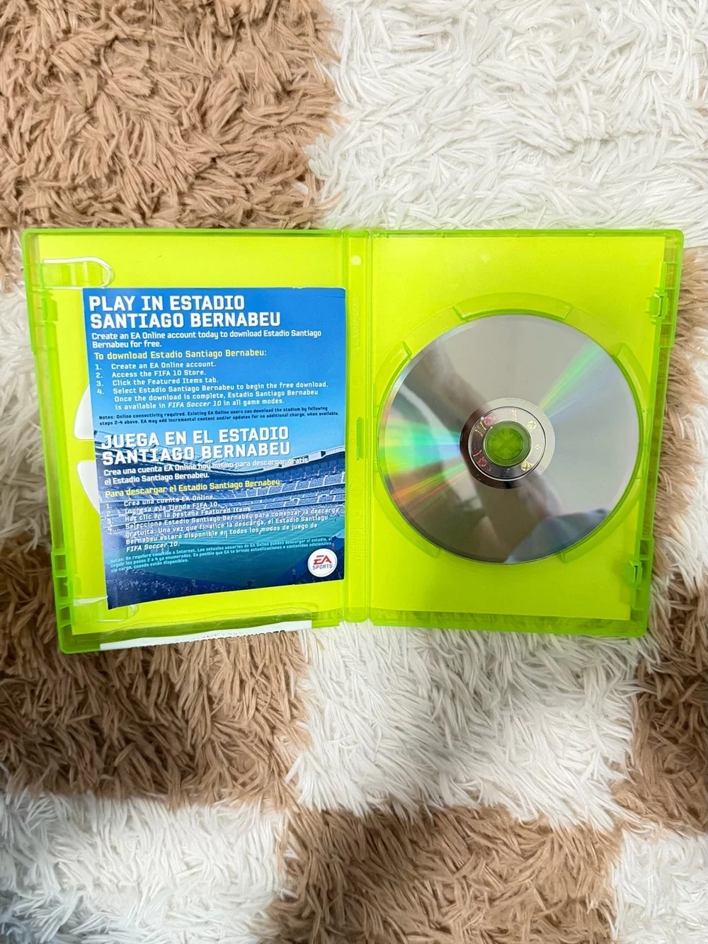 FIFA Soccer 10 (Xbox 360) - White/Green/Blue. USED LIKE NEW.